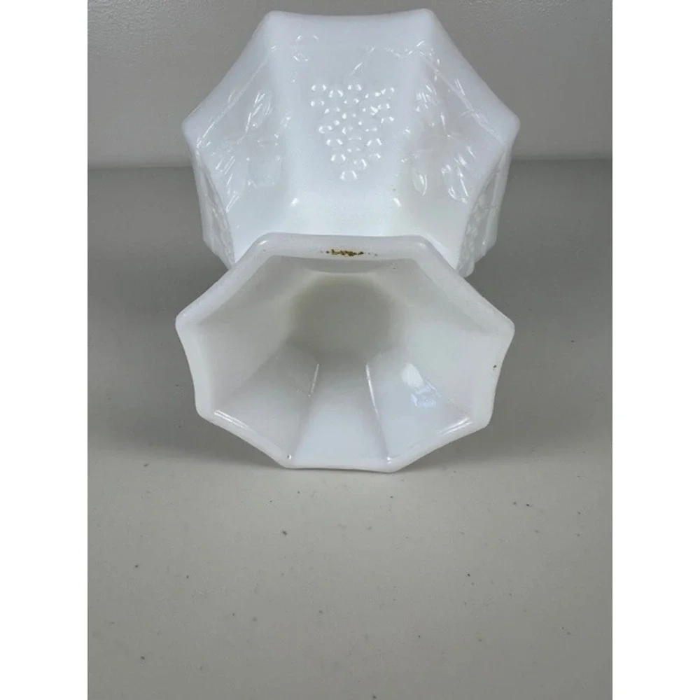 Westmoreland Milk Glass Paneled Grape Footed Compote Bowl‎ White Octagonal 4.5in